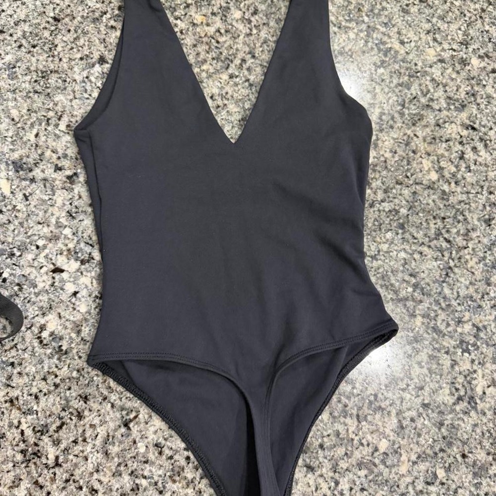 Aritzia Babaton black bodysuit in XS